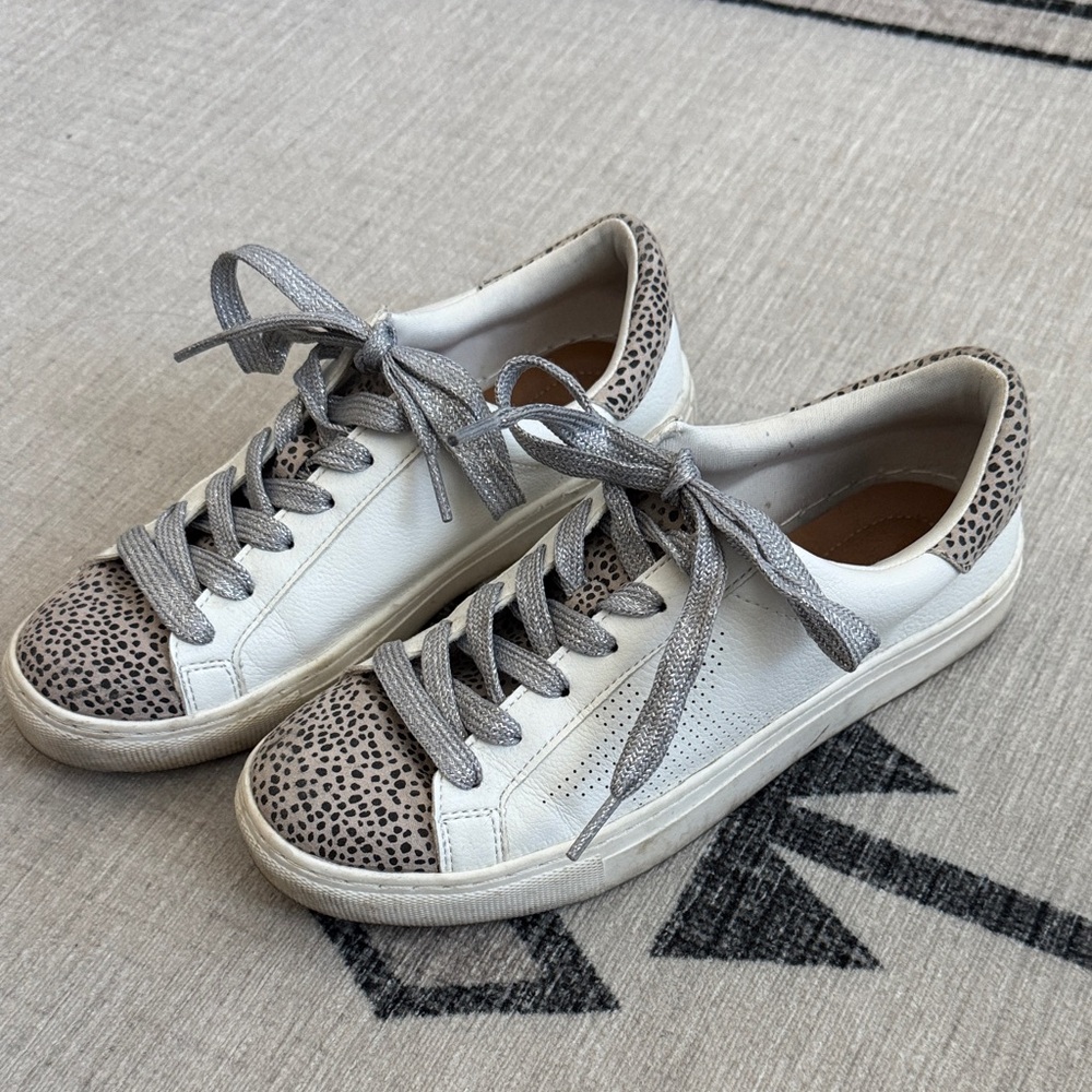Stylish White and Gray Women's Sneakers